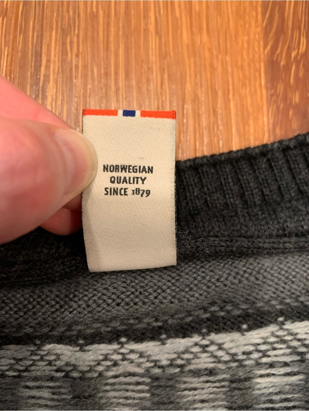 DALE OF NORWAY Men's Merino Wool Sweater Size S Gray Snowflake Skiing *Flawed - Picture 5 of 12